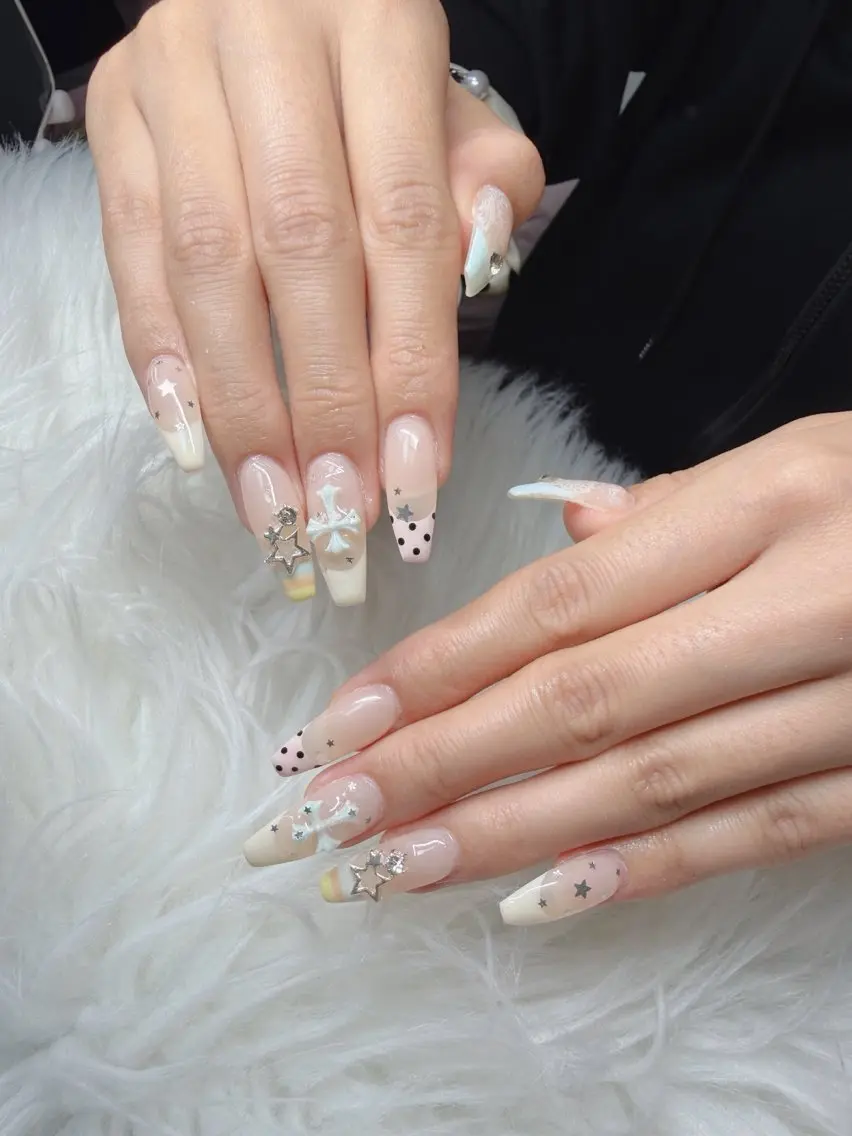 ネイル Lee Nailsのネイルデザイン