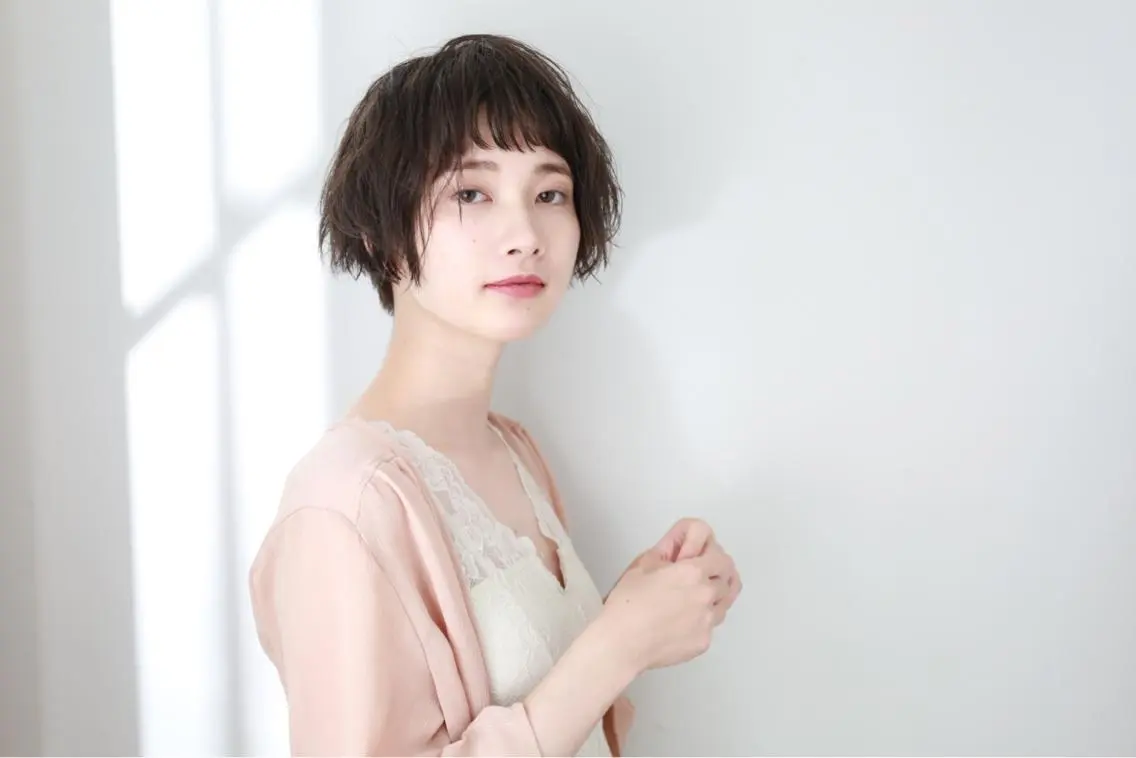 ショート カラー パーマ ヘアアレンジ アッシュ ブルーカラー ブルーアッシュ カット ヘアカラー 可愛いを作る神 ナオヒロのヘアスタイル