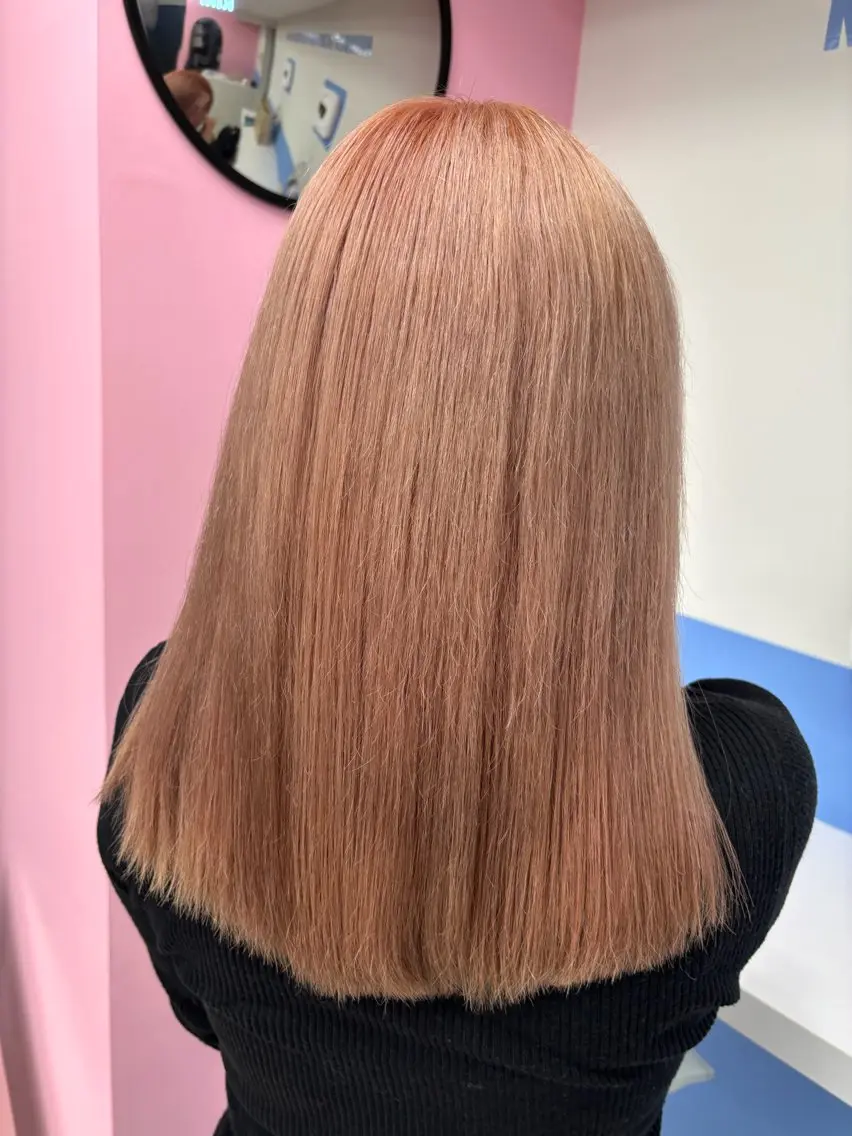 セミロング カラー ベージュカラー ピンクカラー ピンクベージュ 大谷 杏菜のヘアスタイル