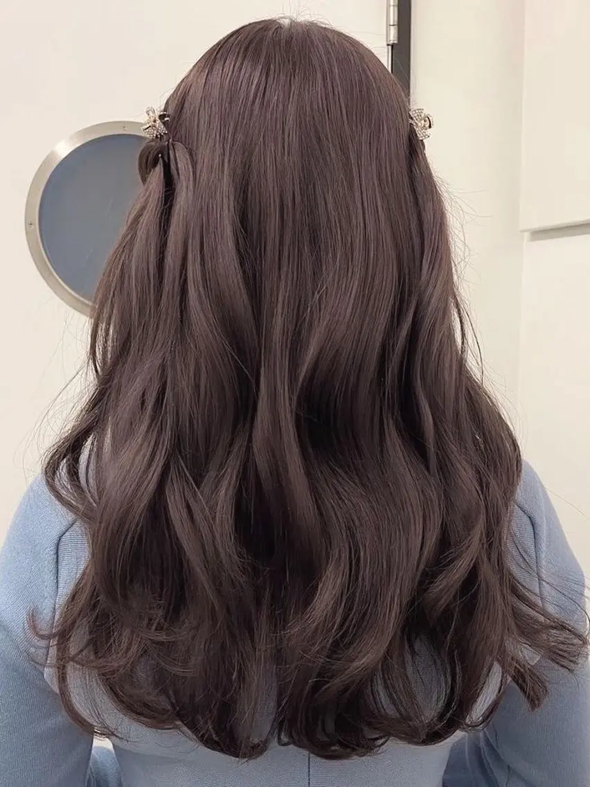 ロング カラー グレージュ ラベンダーカラー ラベンダーグレージュ ラベンダーグレー 表参道/ハイライト バレイヤージュのヘアスタイル