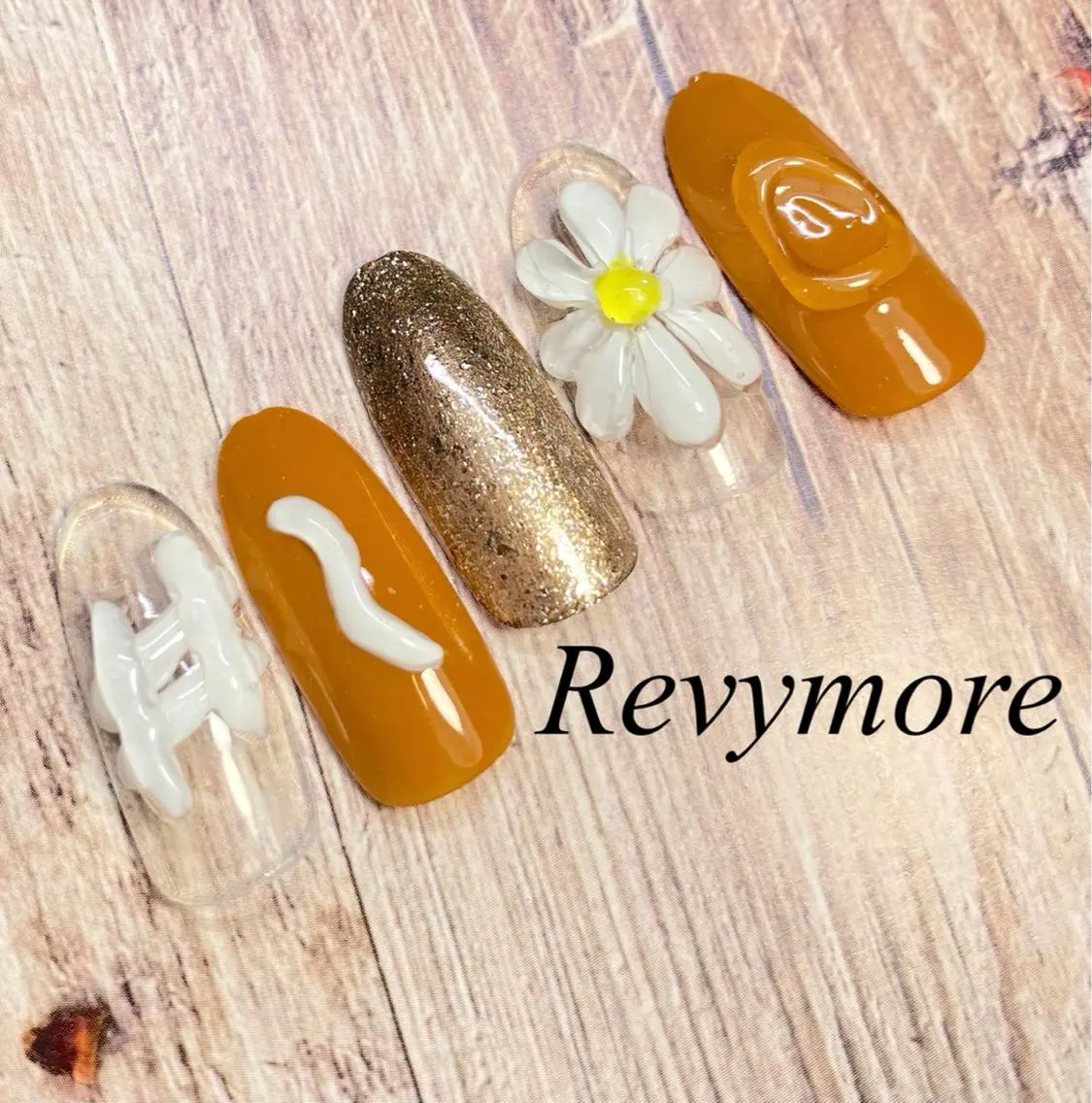 ショート ネイル フラワーネイル フットネイル ジェルネイル ぷっくりネイル シンプルネイル nail salon Revymoreのネイルデザイン