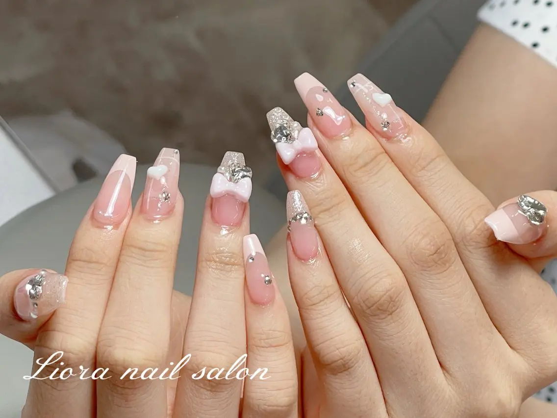 ネイル チークネイル フットネイル フレンチネイル ジェルネイル ガーリー ハンドネイル Liora nailのネイルデザイン