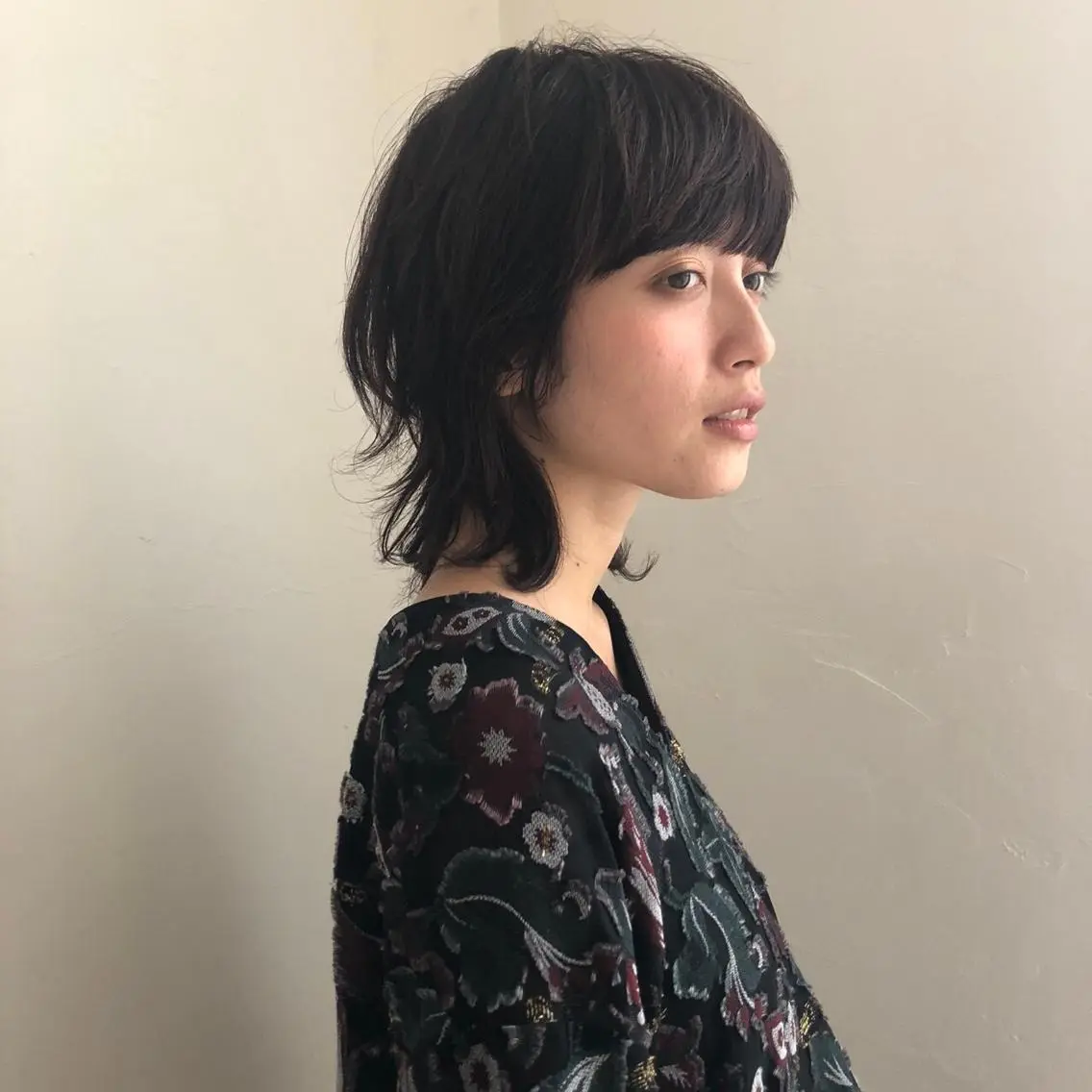 ミディアム ウルフカット 酸性縮毛矯正🧴韓国 レイヤー/髪質改善のヘアスタイル