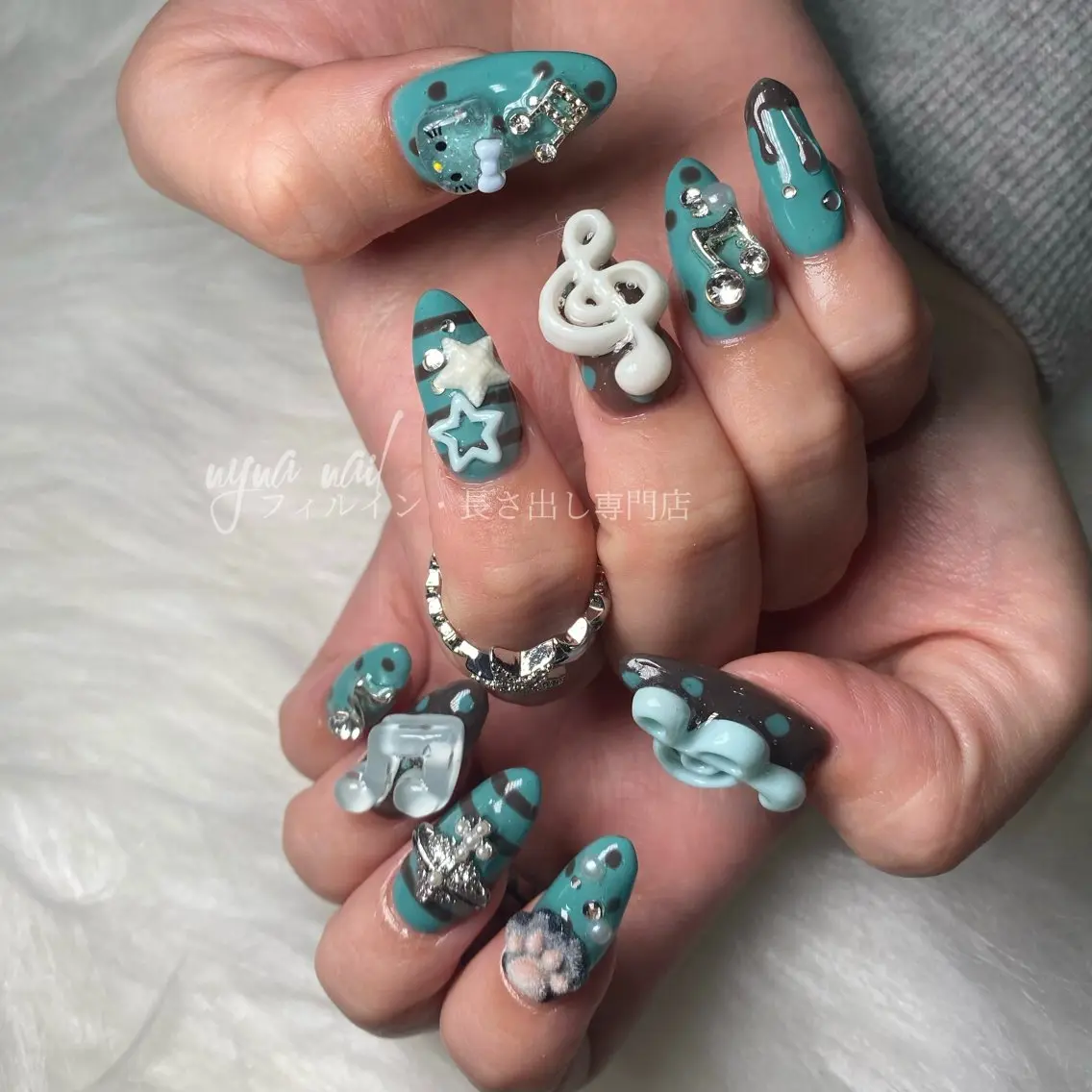 ネイル グリーン Nyna nail Chiakiのネイルデザイン