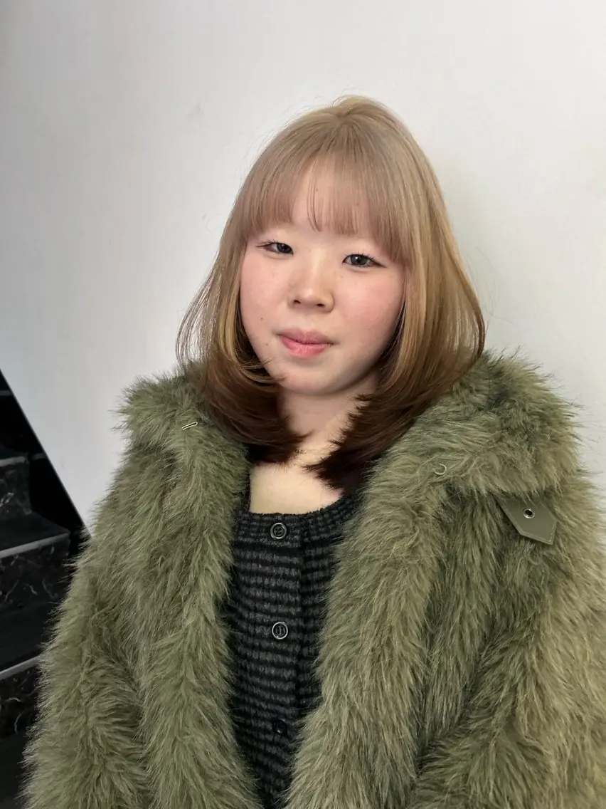セミロング レイヤーカット ヘアカラー トリートメント ひかり HAZELのヘアスタイル