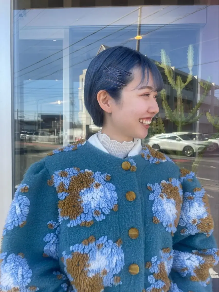 ショート カラー ヘアアレンジ ブルーカラー ショートヘア 🩷愛咲🩷レイヤー /透明感カラーのヘアスタイル
