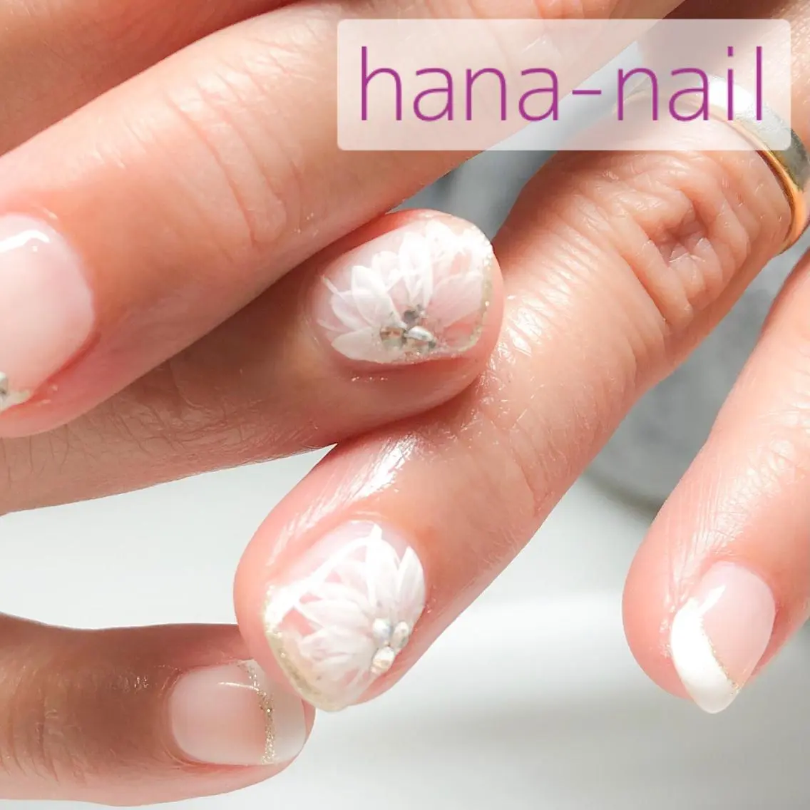 ネイル フレンチネイル ゴールド ラメ(グリッター) Kao hana-nailのネイルデザイン