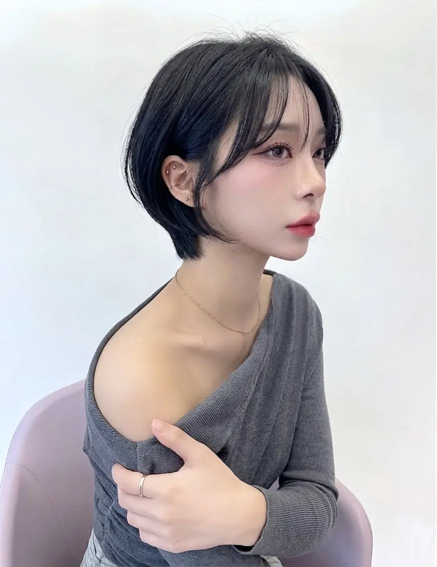 ショート カラー カット ヘアカラー トリートメント レイヤー/髪質改善 縮毛/ハッシュカットのヘアスタイル