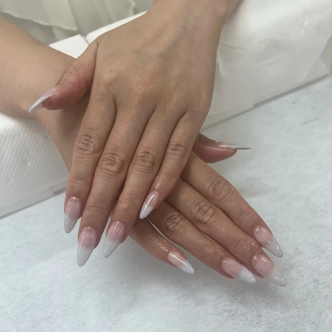 ネイル ロングネイル feminine nailのネイルデザイン
