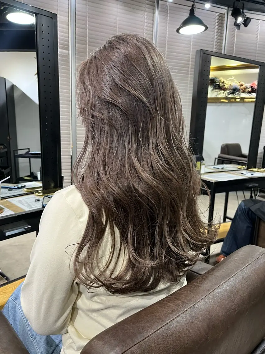 【🌿リピーター様🌿】透明感カラー+デザインカット¥12980の写真