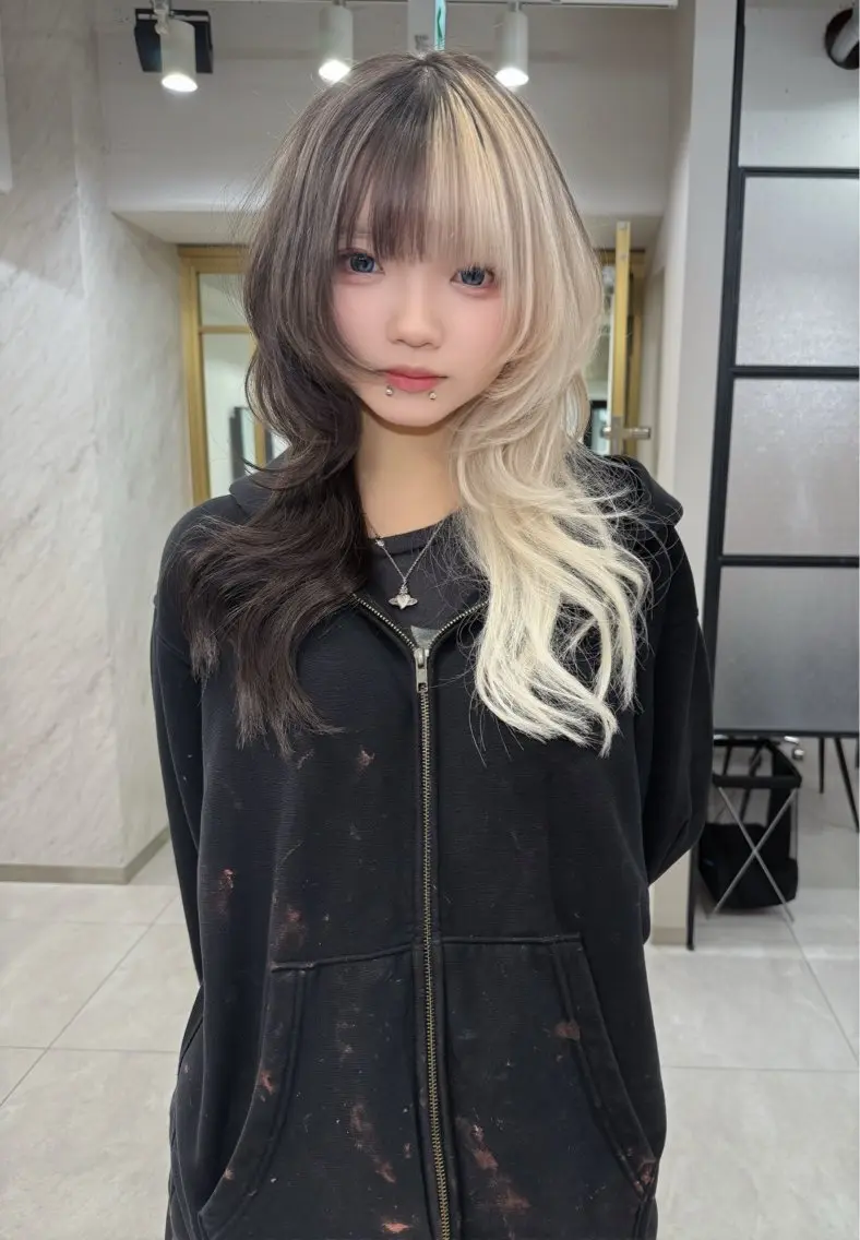 ロング ハッシュカット レイヤーカット カット ヘアカラー エクステ TAIRA横浜ウルフ 🐺デザインカラーのヘアスタイル