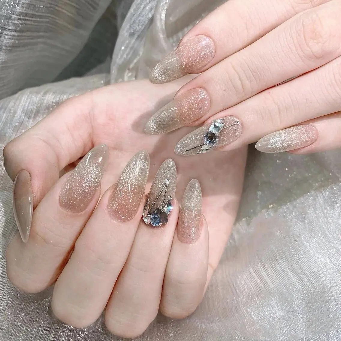 ネイル Hin Nailのネイルデザイン