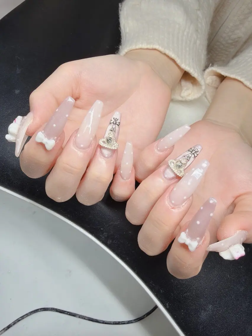 ネイル ハンドネイル Lee Nailsのネイルデザイン