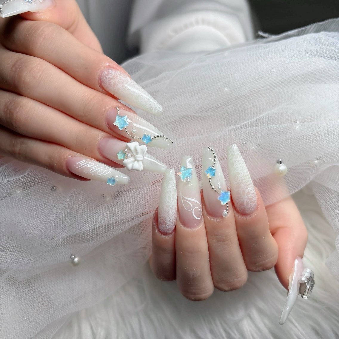 ネイル フットネイル フレンチネイル グラデーション 韓国ネイル ロングネイル ハンドネイル Hot Nail Salonのネイルデザイン