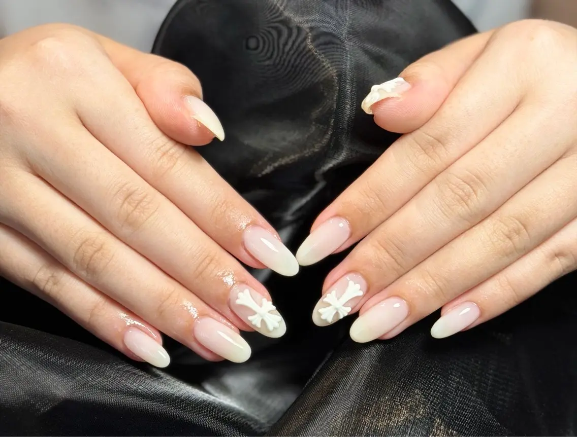 ネイル オーロラネイル チークネイル フットネイル フレンチネイル ジェルネイル Nichi Nail Salonのネイルデザイン