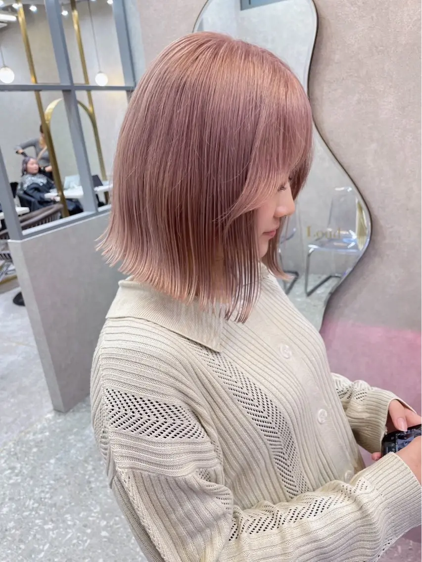 ミディアム karin ボブハイトーンのヘアスタイル