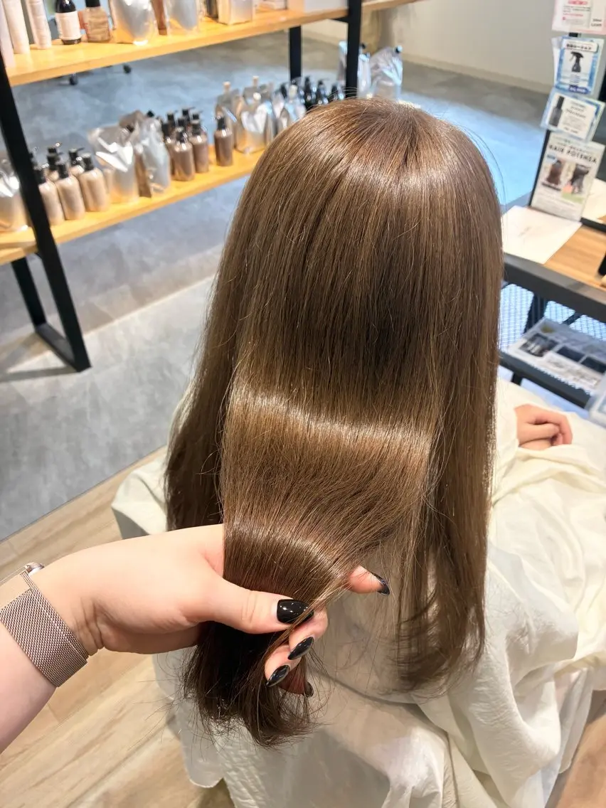 ロング 横山 麻衣子のヘアスタイル