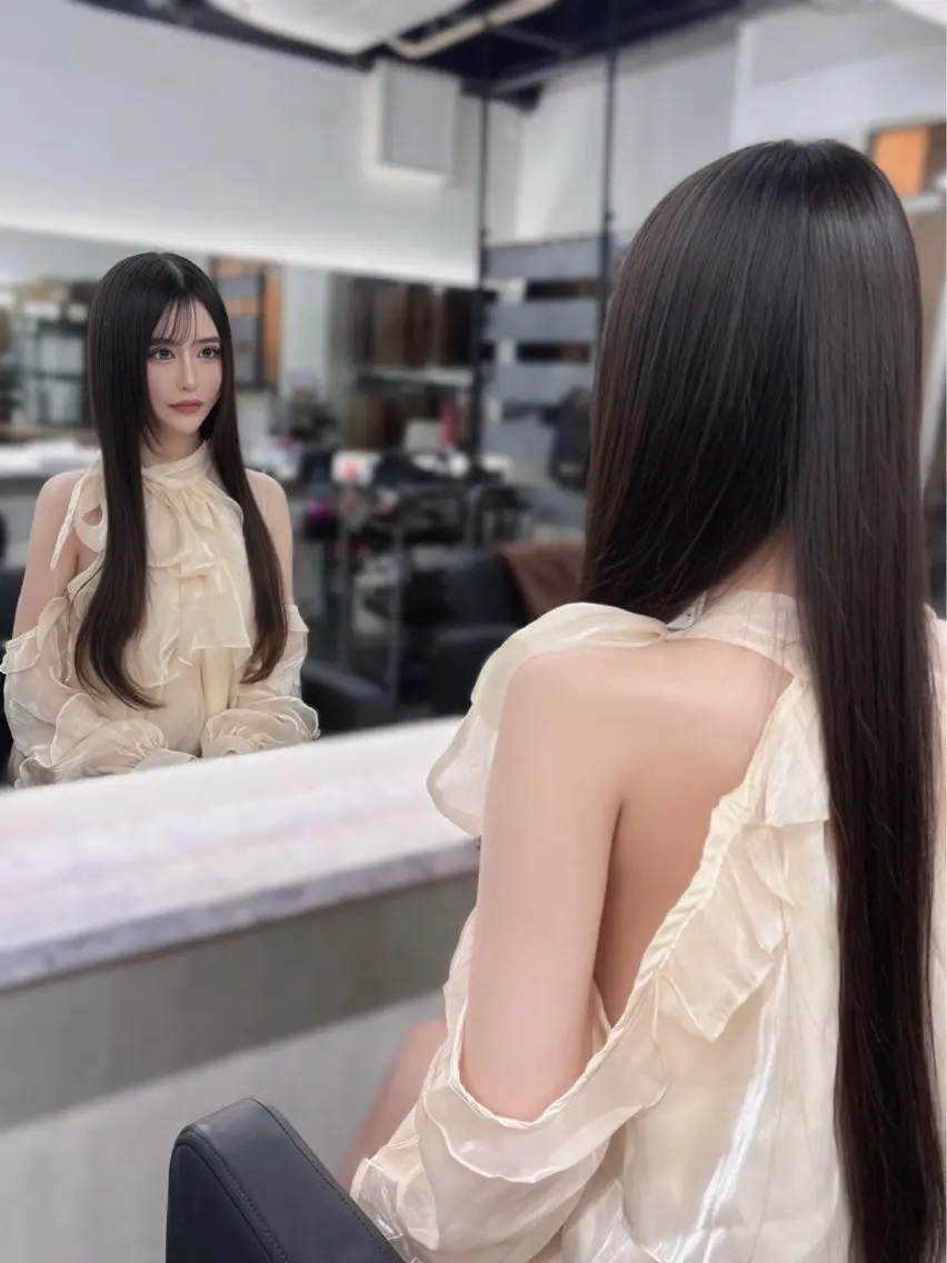ロング カラー 透明感カラー ダークグレー ダークグレージュ グレージュ ロング カット ヘアカラー トリートメント インフルエンサー多数 担当YO-SUKEのヘアスタイル