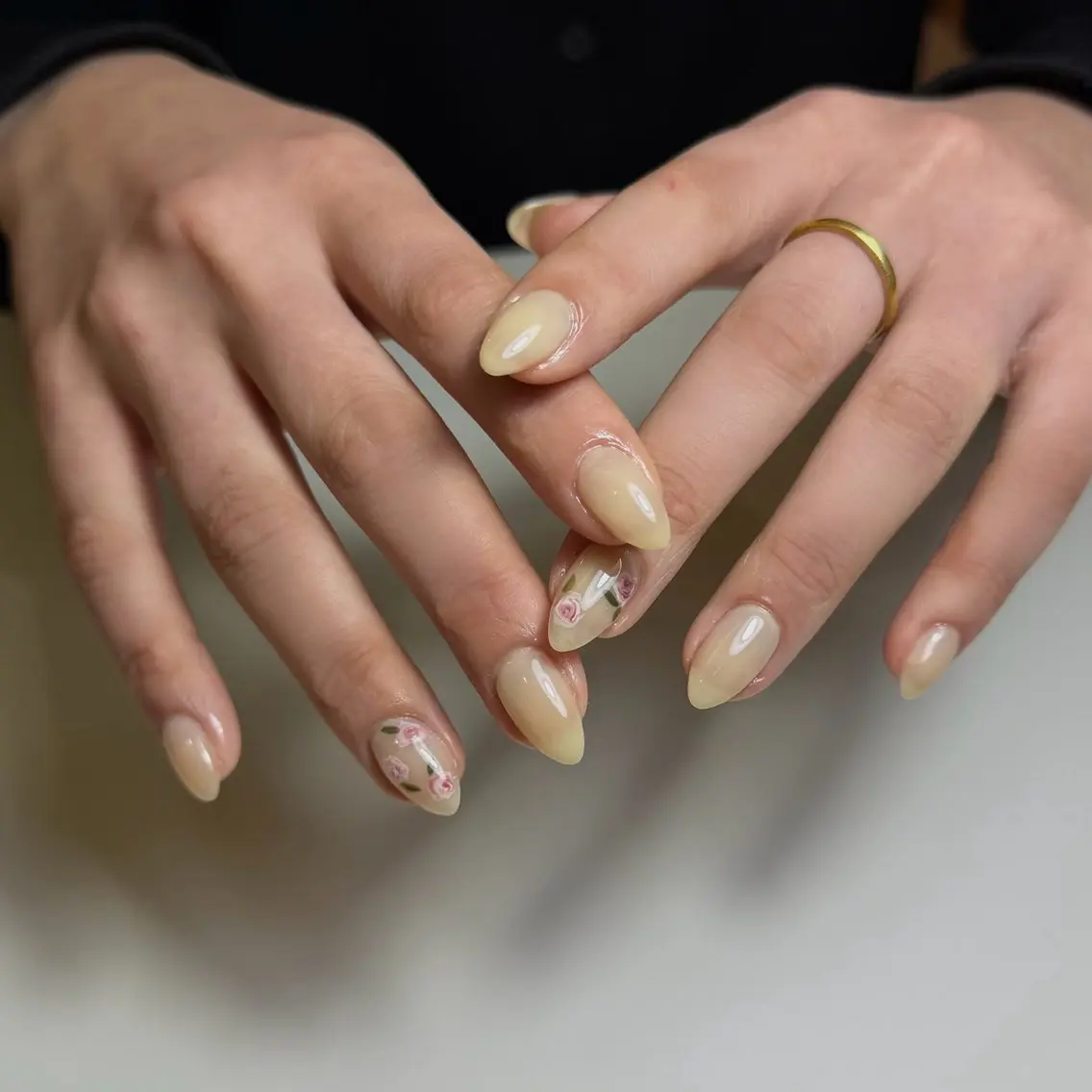 ネイル ハンドネイル 吉岡 萌花のネイルデザイン