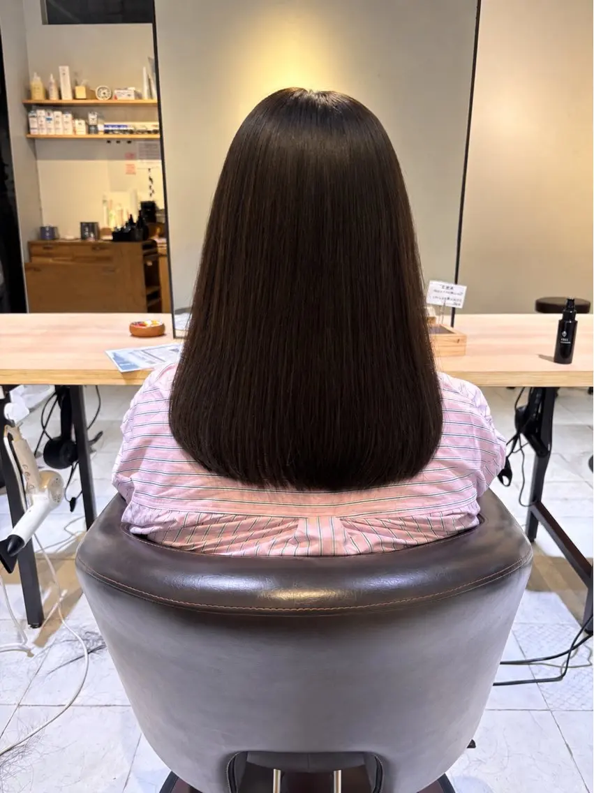 ミディアム 髪質改善 カット 縮毛矯正 トリートメント 尾形 百花のヘアスタイル