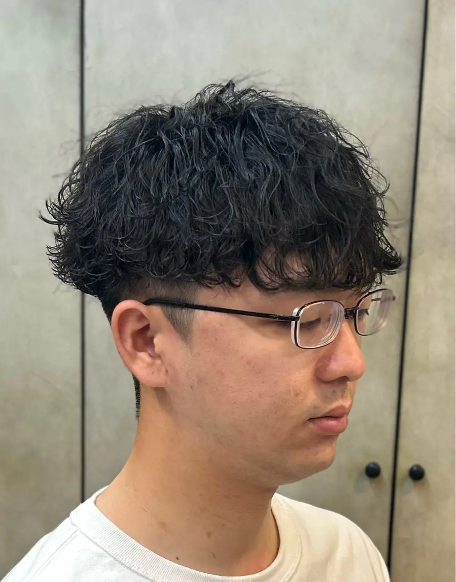 ショート パーマ メンズ カット パーマ トミモト アユムのヘアスタイル