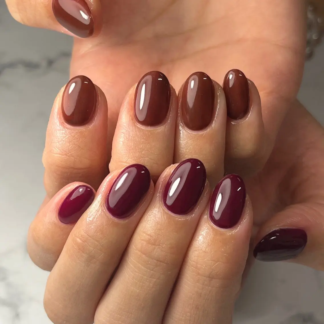 ネイル ボルドー ブラウン ワンカラーネイル シンプルネイル 冬ネイル NAIL NOWのネイルデザイン