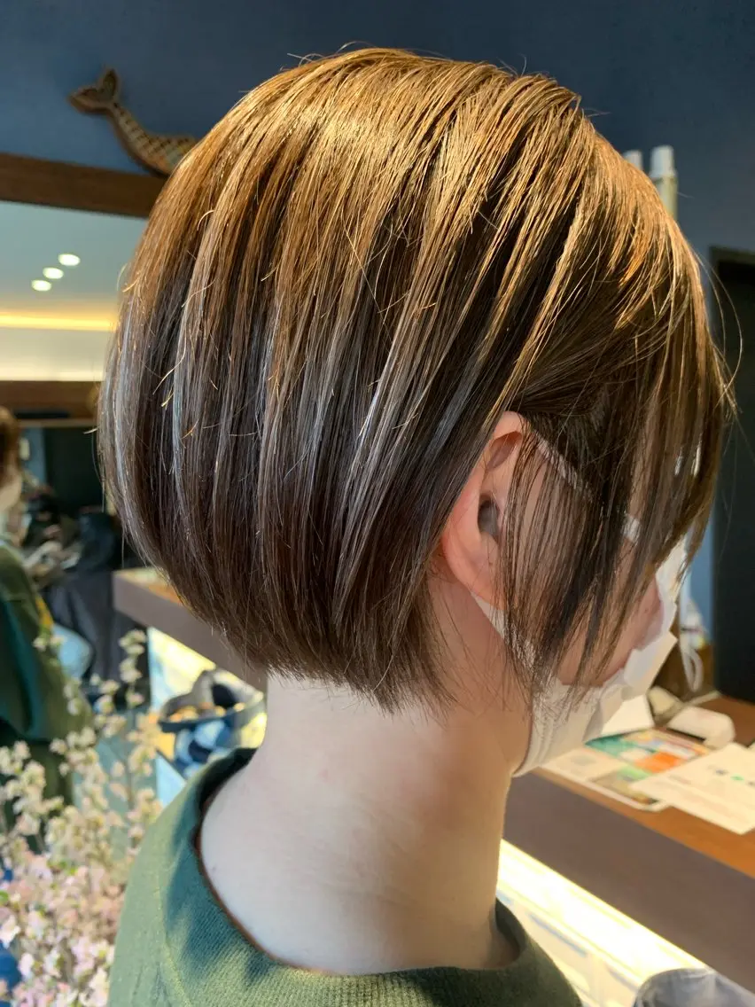ショート カラー ショートヘア ✨白髪ぼかし 🍀MINAKO☆のヘアスタイル