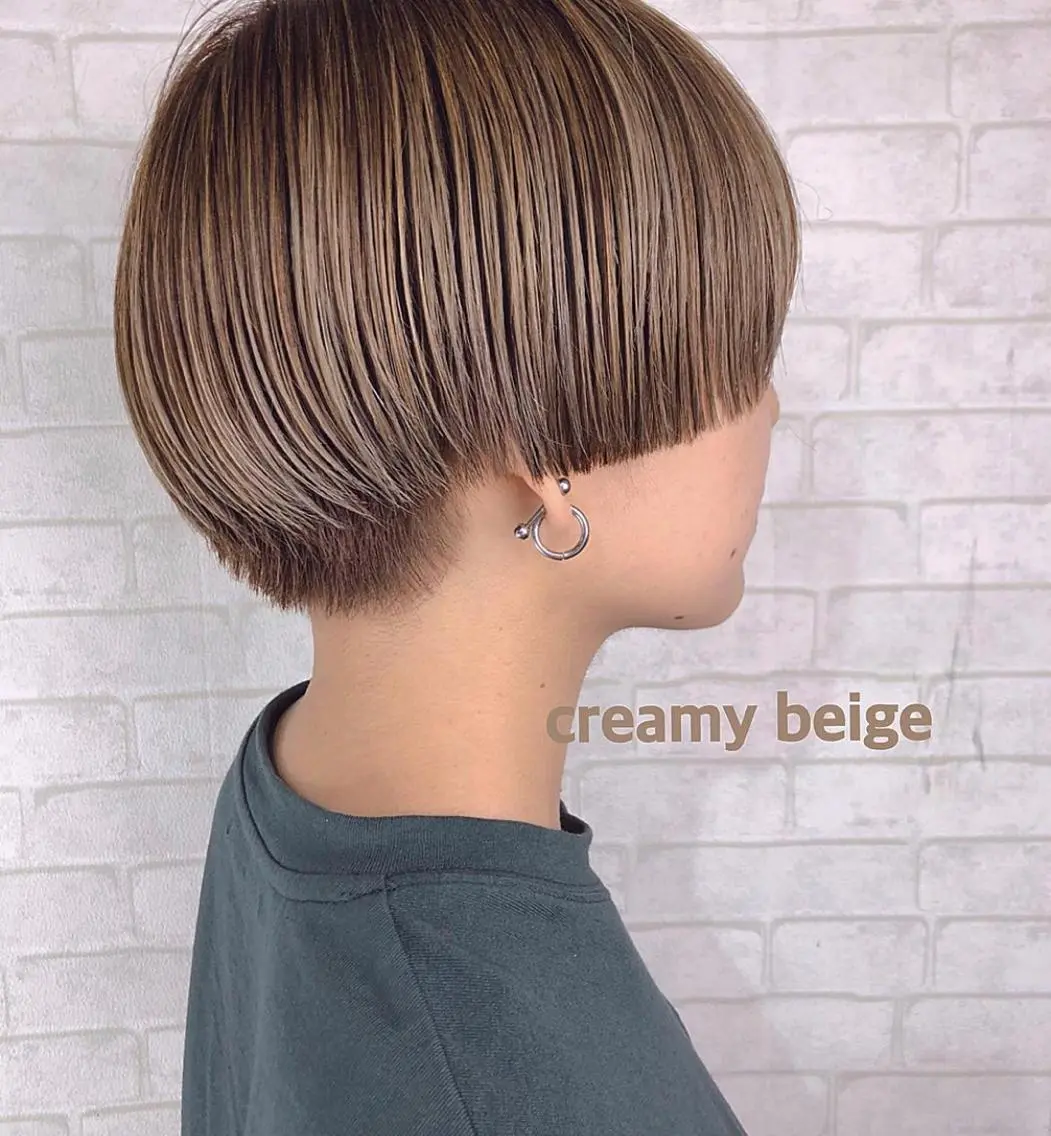 ショート カラー 透明感カラー ハイライトカラー ハイライト ショートヘア ヘアカラー トリートメント ボブ♡柔らかいカラー 實松栞理のヘアスタイル
