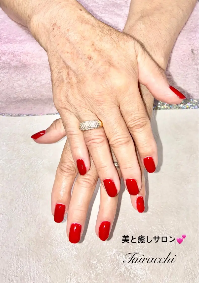 ネイル ジェルネイル 赤色 フットネイル Tairacchi タイラッチのエステ・リラクイメージ