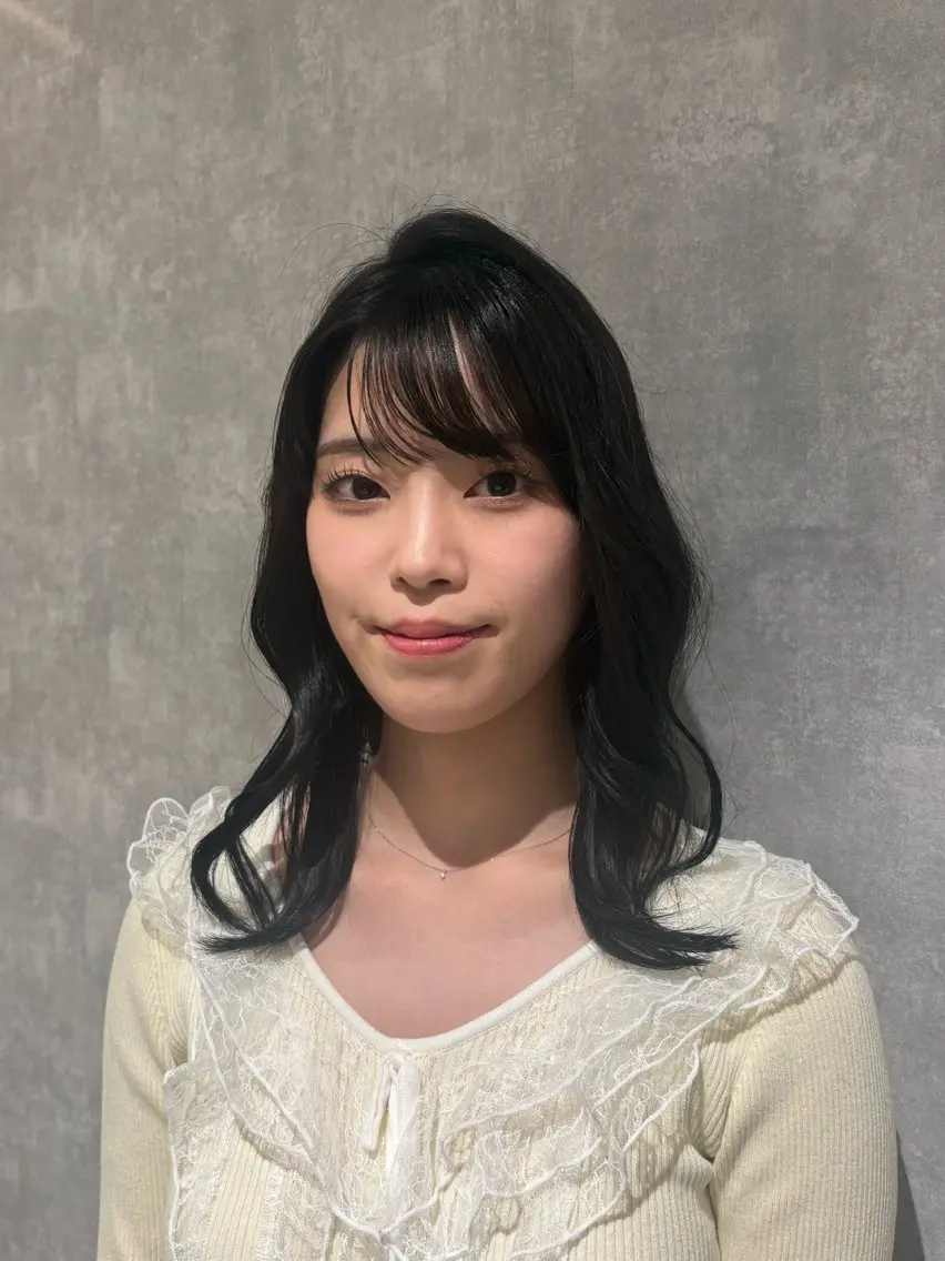 カラー ヘアカラー トリートメント 安倍 くるみのヘアスタイル
