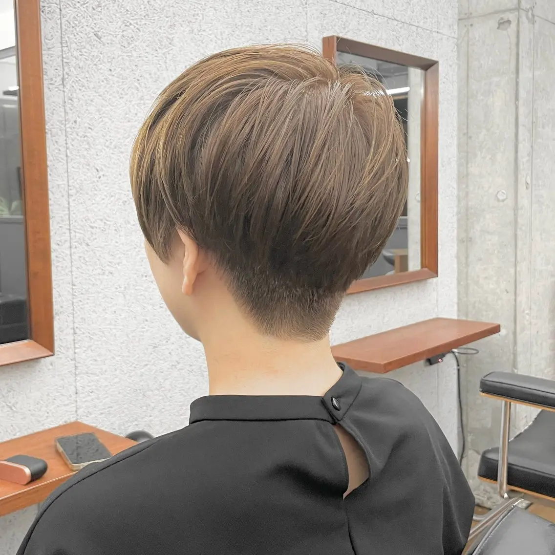 ショート カラー メンズ メンズブリーチ マッシュ 刈り上げ ベージュカラー ブリーチ カット ヘアカラー トリートメント ヘアセット ✂︎ウルフ・ショート ✂︎MIKUNIのヘアスタイル