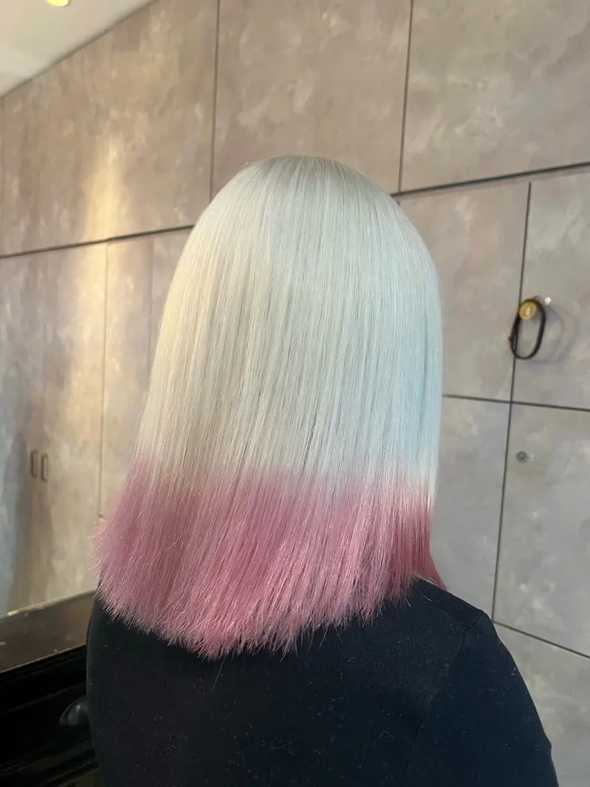 セミロング カラー 🎀ハイトーン・艶 カラー HANA🎀のヘアスタイル