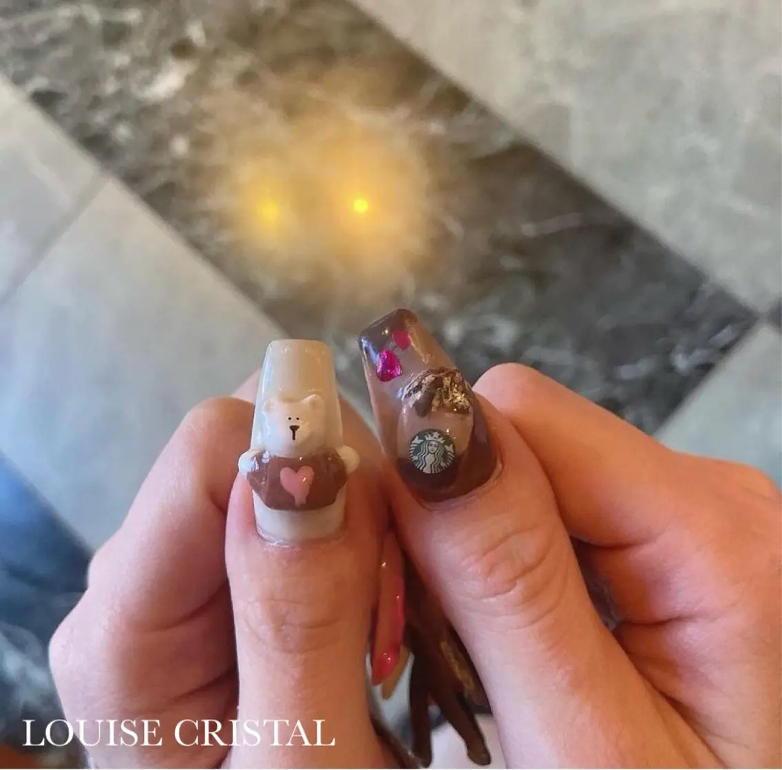 ネイル ハンドネイル LOUISE CRYSTALのネイルデザイン