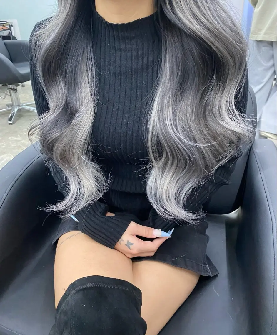 ロング カラー デザインカラー カット ヘアカラー トリートメント 魅力引き出しヘア🐾 るくものヘアスタイル