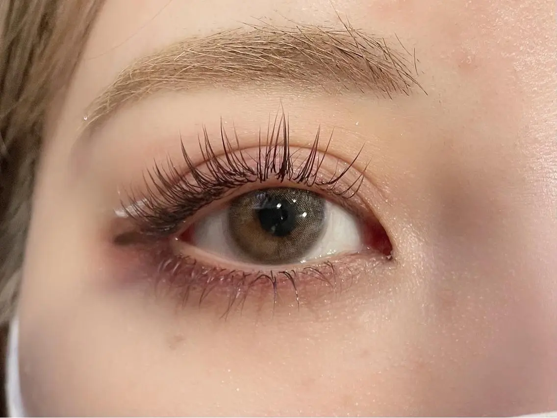 マツエク・マツパ カラーマツエク フラットラッシュ 眉毛専門店brow art上野店　阿部の眉毛・アイブロウイメージ