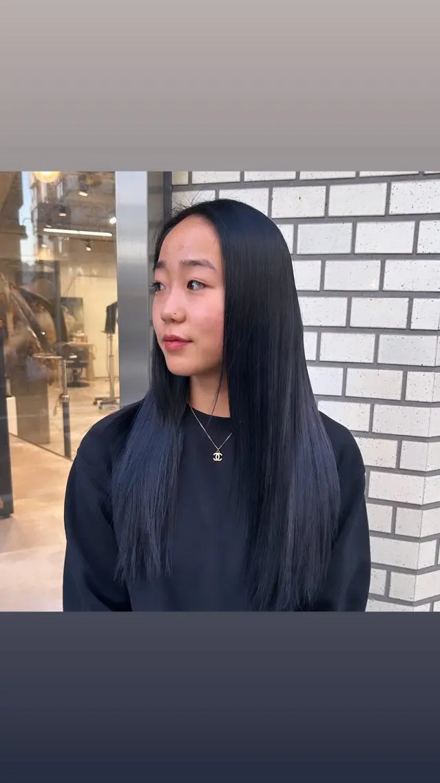 ロング カラー 黒髪 ブルーカラー ブルーブラック デザインカラー 🥨HAZUKiのヘアスタイル