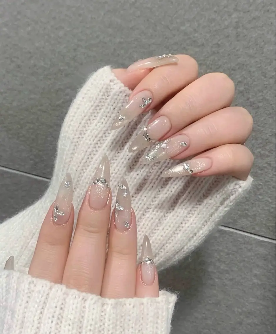 ネイル アートネイル チークネイル ドット フットネイル フレンチネイル ハンドネイル 🌱Rina🎀 Mikaのネイルデザイン