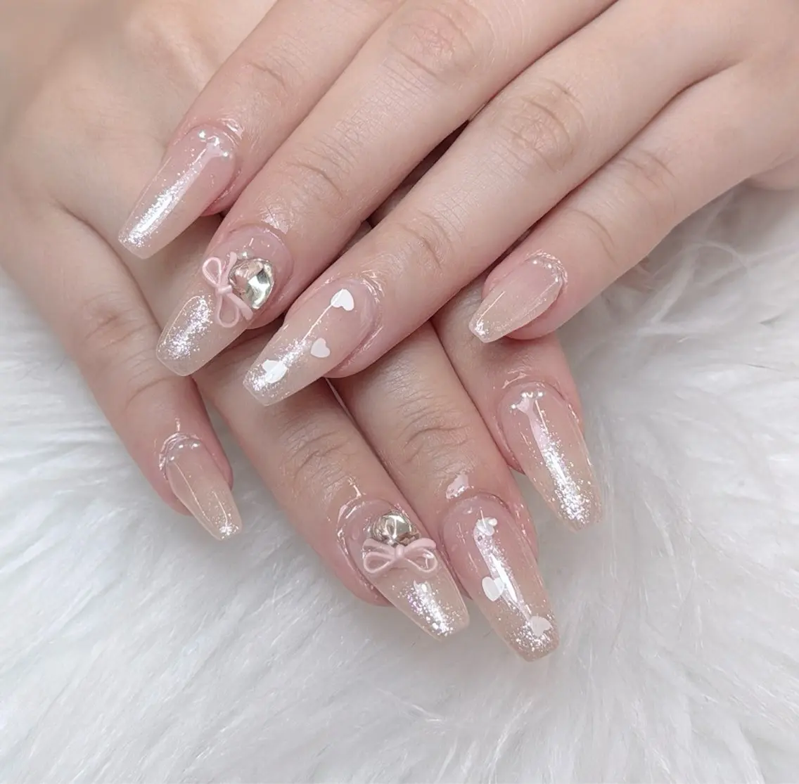 ネイル オーロラネイル ブラウン フラッシュネイル フラワーネイル ホログラムネイル ハンドネイル REI NAIL1のネイルデザイン