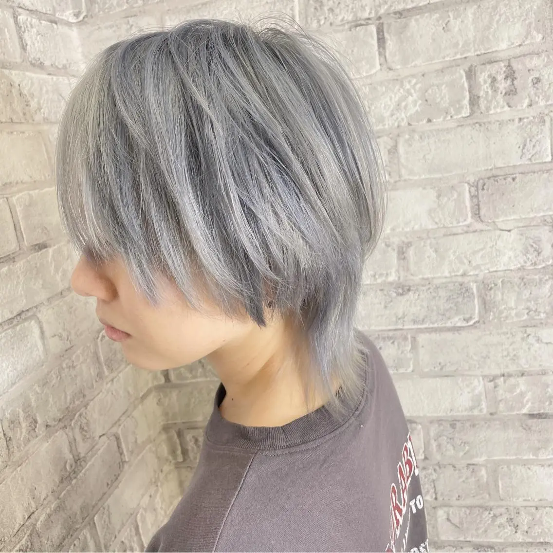 ショート カラー ヘアアレンジ シルバー ショートヘア ウルフカット カット ヘアカラー トリートメント 秋山 幸太のヘアスタイル