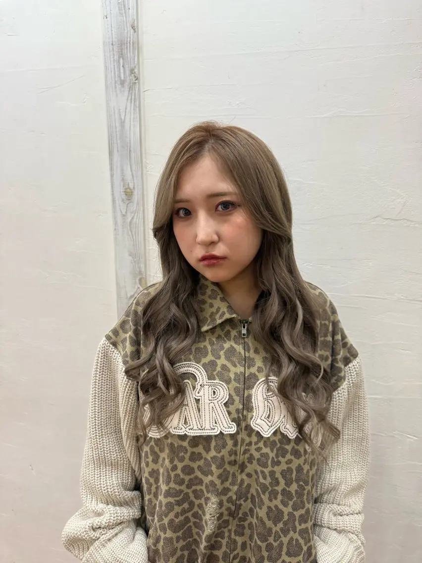 ロング カラー エクステ ロング エクステ 𝙃𝘼𝙍𝙐🎀 韓国×エクステのヘアスタイル