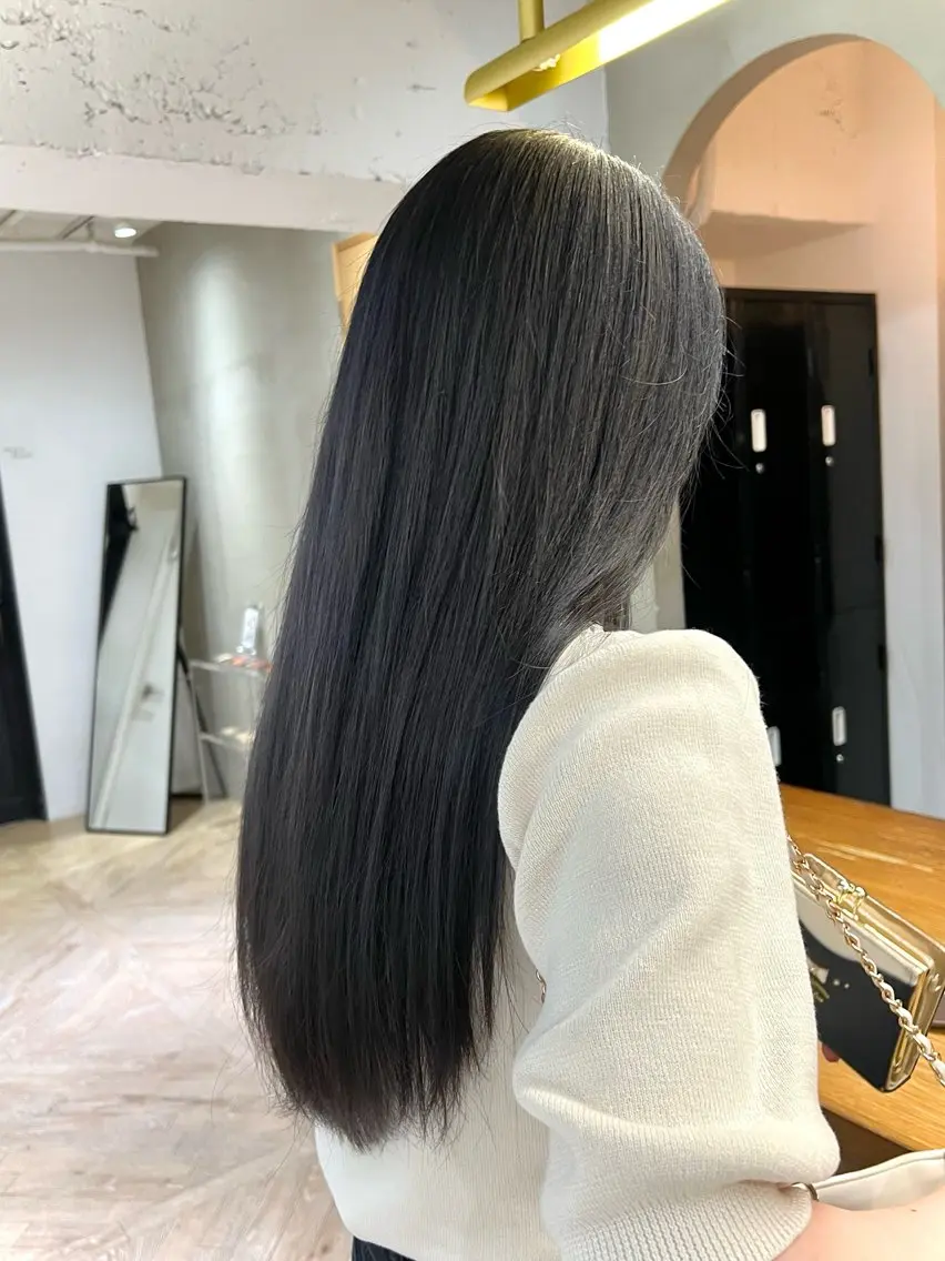 ロング 外国人風カラー レイヤーカット カット ヘアカラー トリートメント 似合わせレイヤー ＆縮毛矯正のヘアスタイル