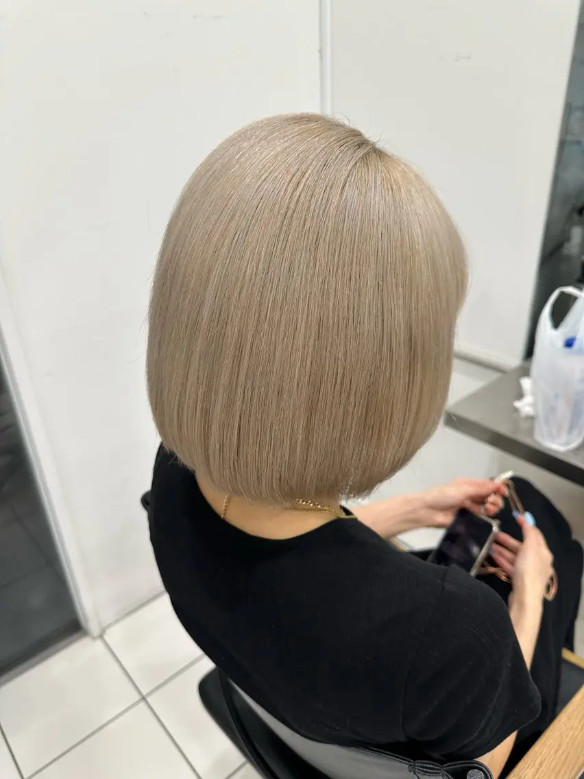 ショート カラー ヘアカラー 🫧RYOブリーチ /透け感カラー🫧のヘアスタイル