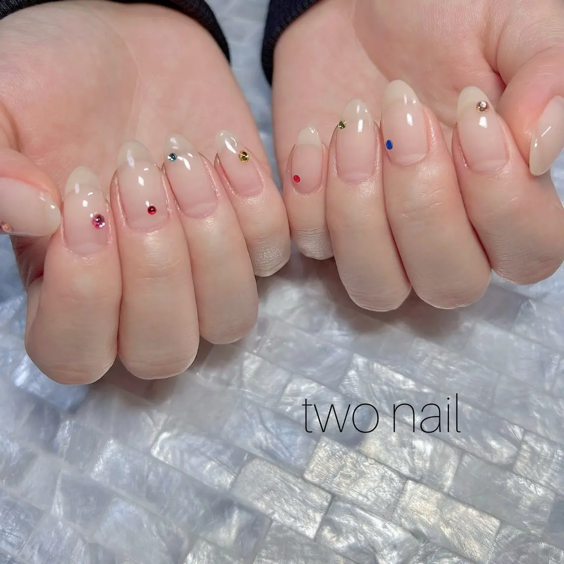 ネイル ネイルチップ ホワイト ハンドネイル two nailのネイルデザイン