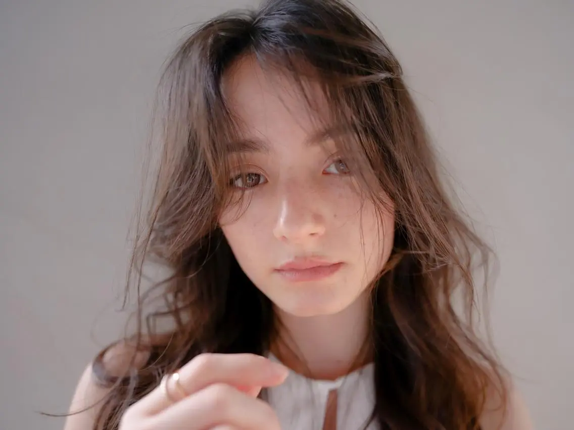 セミロング カラー パーマ ヘアアレンジ アディクシーカラー アッシュ バレイヤージュ ベージュカラー ブリーチ newi grande 横浜店のヘアスタイル