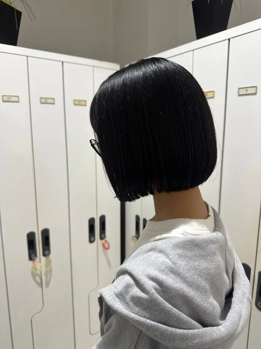 ミディアム ボブ カット 6/1空きあり🩷 艶々カラー🩷のヘアスタイル