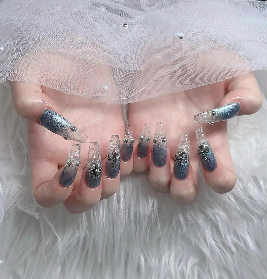 ネイル オーロラネイル フレンチネイル ジェルネイル ハロウィン キラキラネイル ハンドネイル H.baby Nail Salonのネイルデザイン