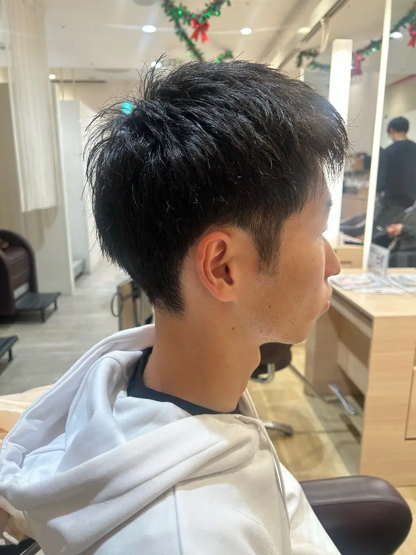 ショート メンズ スパイキーショート ショートヘア 毛流れ 癖毛カット/ 英山明未のヘアスタイル