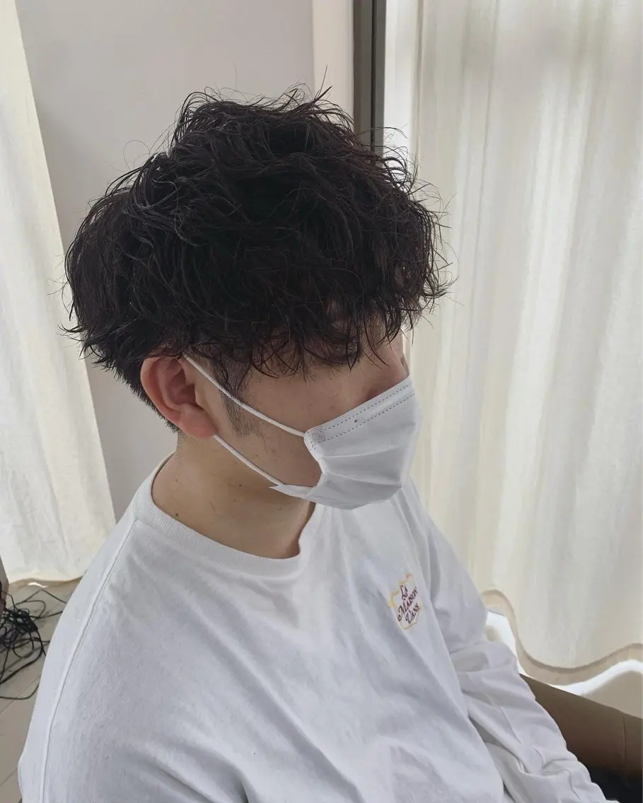 ミディアム パーマ メンズ カット パーマ トリートメント キマるメンズパーマ クメユウキのヘアスタイル