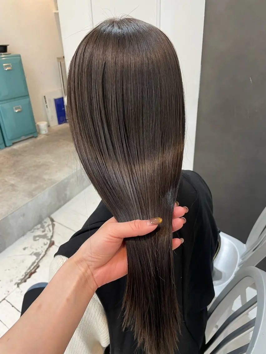 カラー RINA .のヘアスタイル