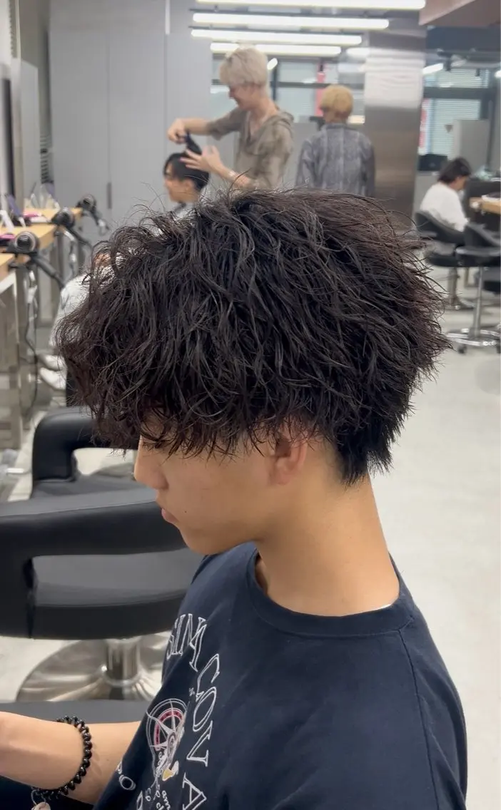 パーマ メンズ ツイスパ/シャドウ MANARUのヘアスタイル